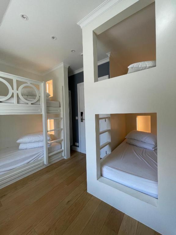 ברוז' Hostel Lybeer Private Rooms Just For Two! מראה חיצוני תמונה