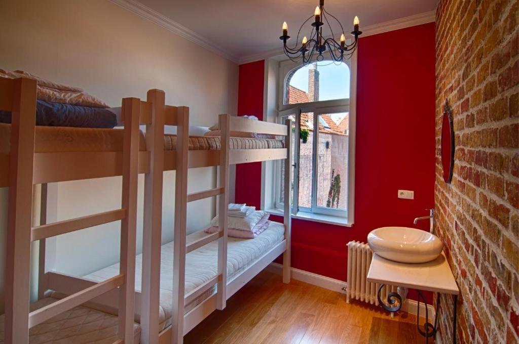 ברוז' Hostel Lybeer Private Rooms Just For Two! מראה חיצוני תמונה