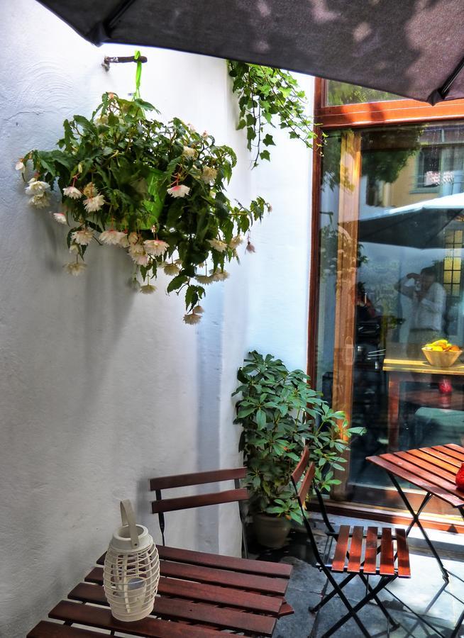 ברוז' Hostel Lybeer Private Rooms Just For Two! מראה חיצוני תמונה