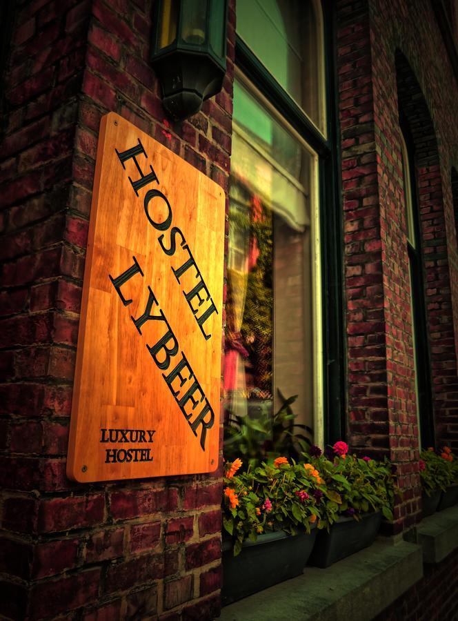 ברוז' Hostel Lybeer Private Rooms Just For Two! מראה חיצוני תמונה